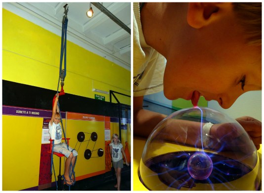 Experiments with pulleys and electricity!  At the hands on (tongue on) Science Museum, Buenos Aires 