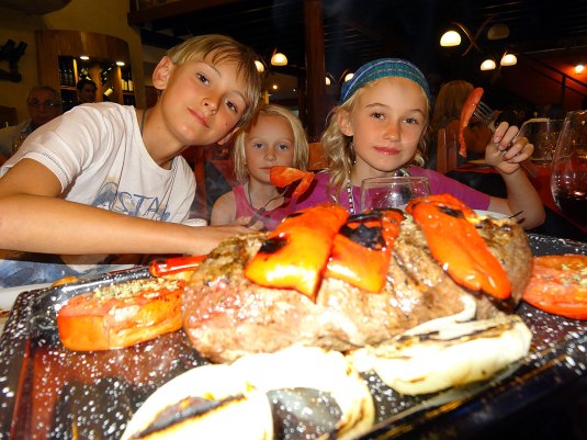 Chateuabriand-steak-at-El-Quincho-iguazu